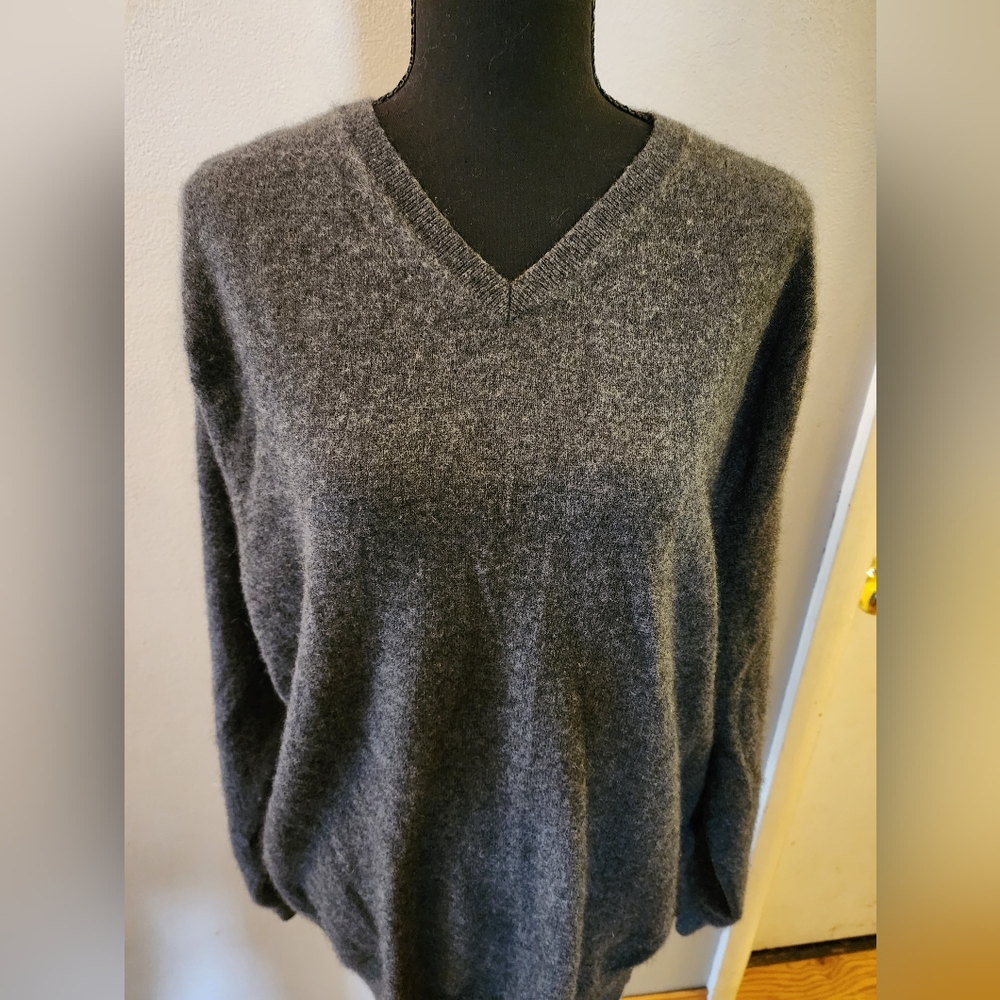 Mott & Bow Cashmere Sweater